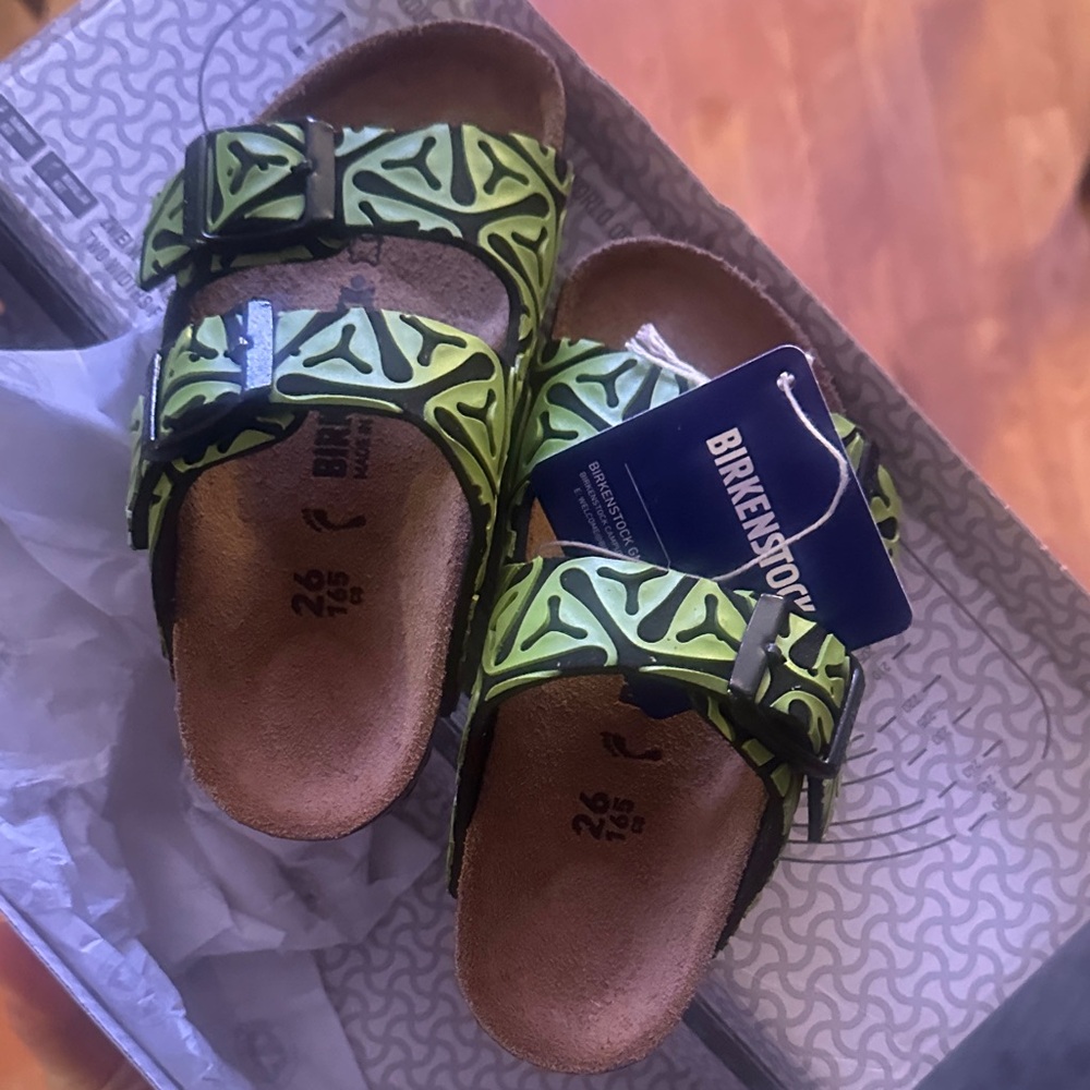 Birkenstock Arizona Kids Lime Green Sandals size 8 brand new